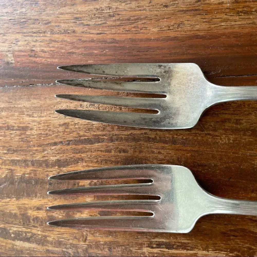 Regal Pure Silverplate Tulip 2 Cake Salad Forks